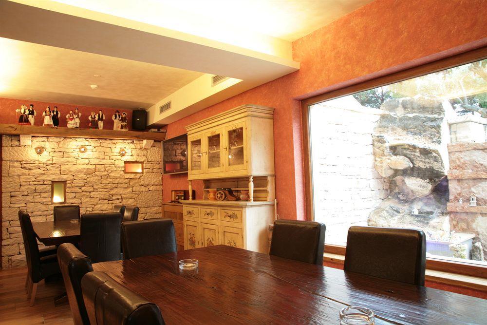 Vilola Bed & Breakfast Zambratija  Ngoại thất bức ảnh
