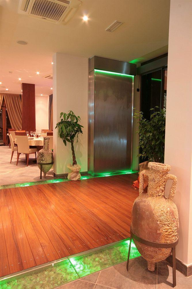 Vilola Bed & Breakfast Zambratija  Ngoại thất bức ảnh
