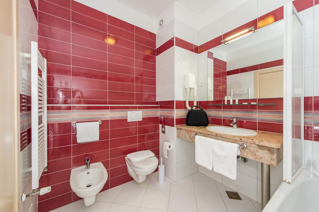 Vilola Bed & Breakfast Zambratija  Ngoại thất bức ảnh