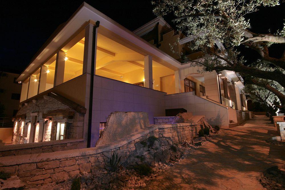 Vilola Bed & Breakfast Zambratija  Ngoại thất bức ảnh