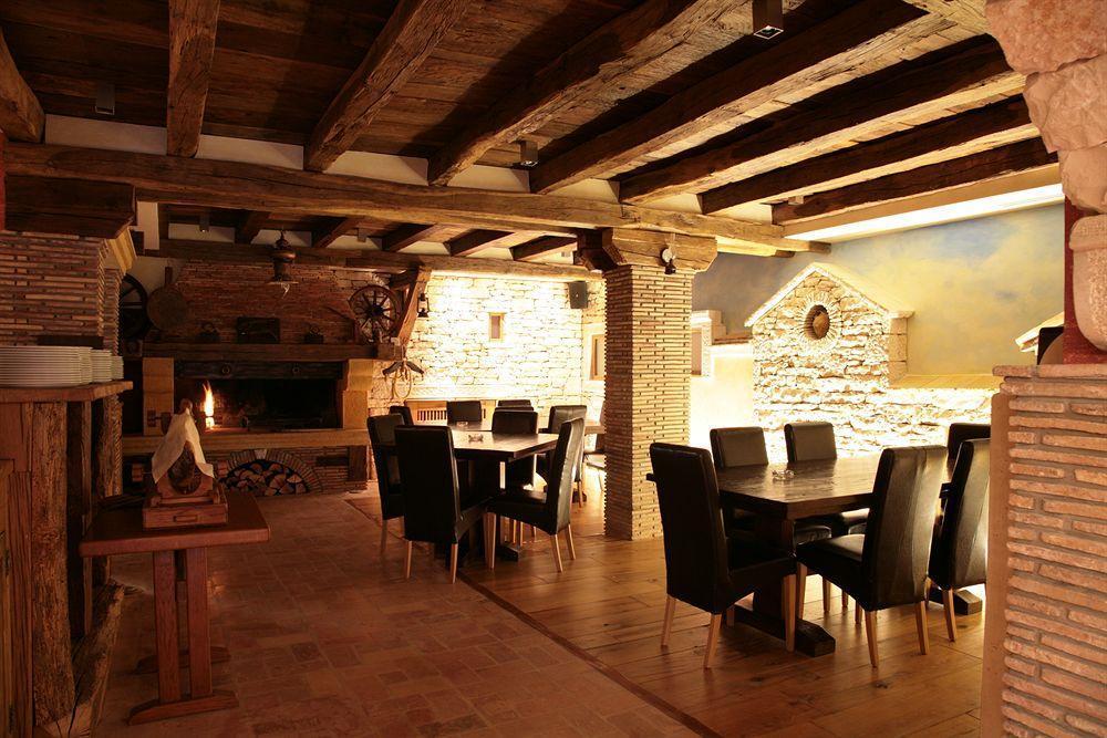 Vilola Bed & Breakfast Zambratija  Ngoại thất bức ảnh