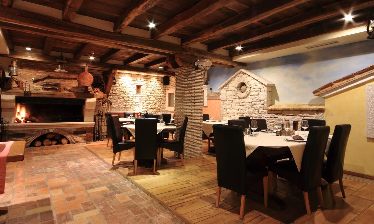 Vilola Bed & Breakfast Zambratija  Ngoại thất bức ảnh
