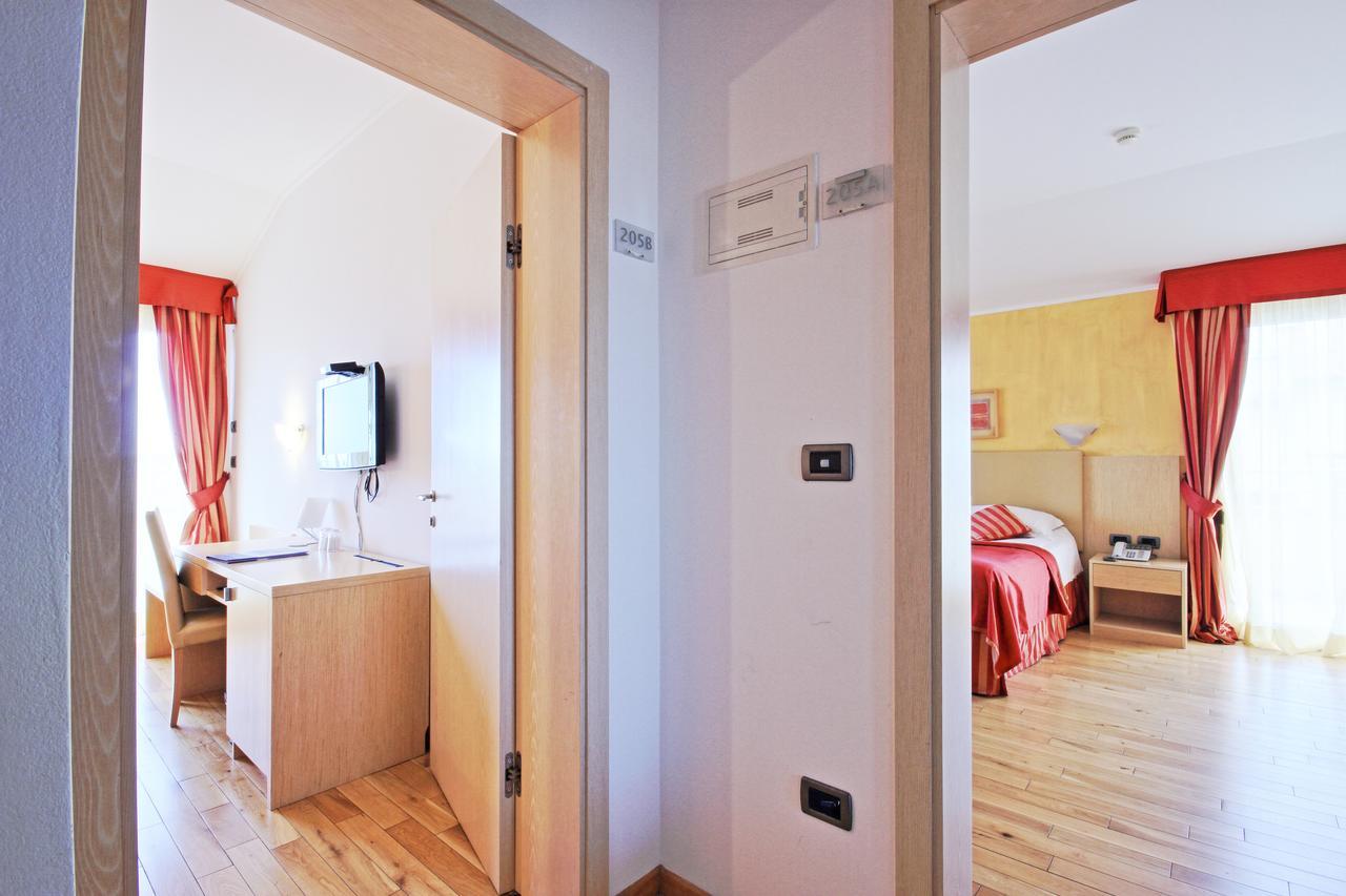 Vilola Bed & Breakfast Zambratija  Ngoại thất bức ảnh