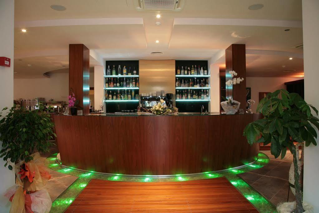 Vilola Bed & Breakfast Zambratija  Ngoại thất bức ảnh