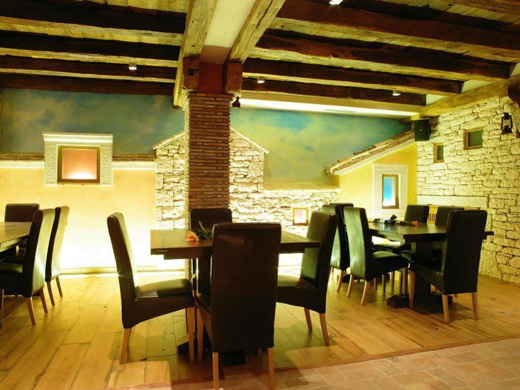 Vilola Bed & Breakfast Zambratija  Ngoại thất bức ảnh