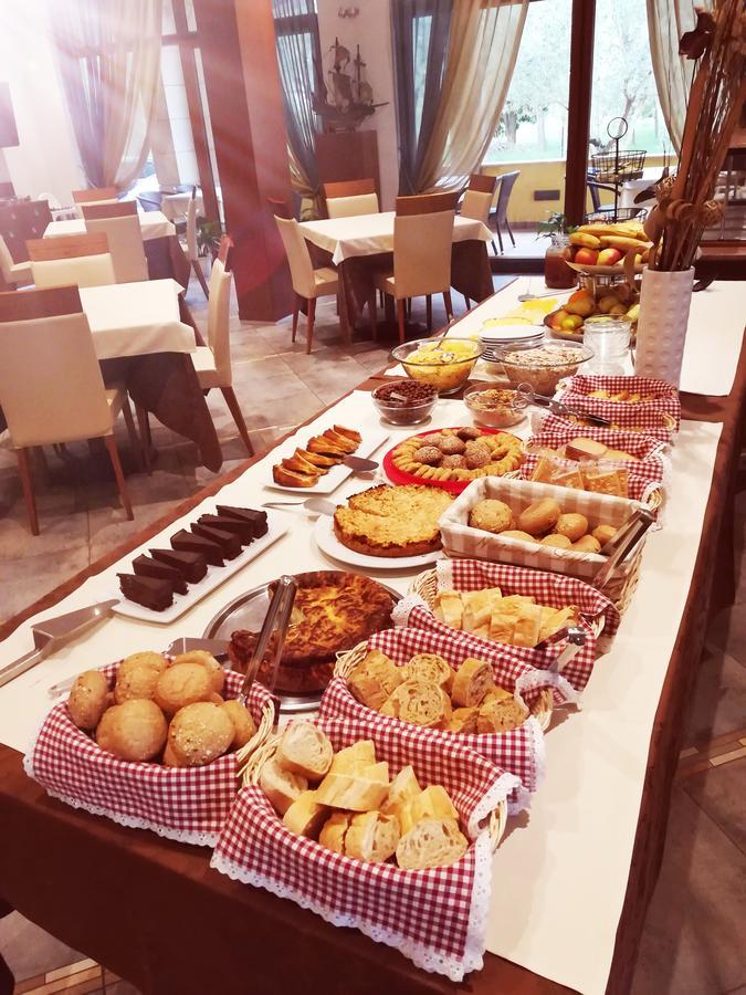 Vilola Bed & Breakfast Zambratija  Ngoại thất bức ảnh